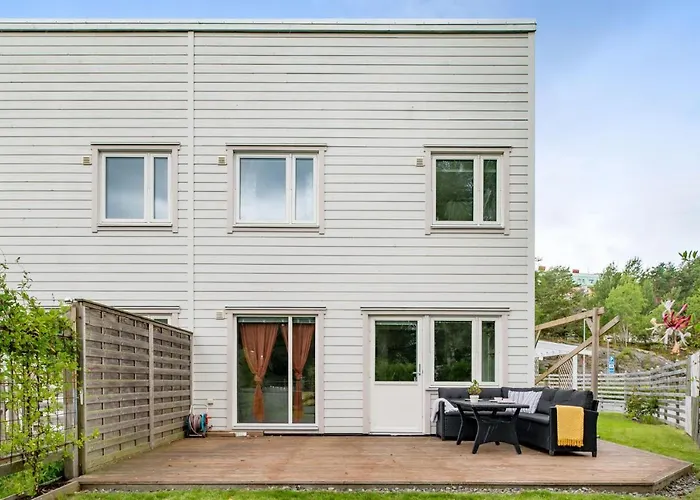 Large Family Home In Gothenburg With Garden
