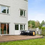 Large Family Home In Gothenburg With Garden